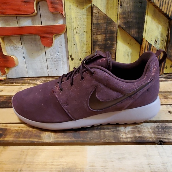 Nike Roshe One Premium Metallic Mahogany Size 9 - Picture 6 of 8